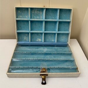 Vintage Elegant Blue Jewelry Organizer